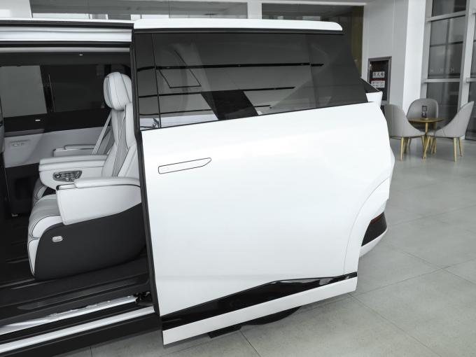 Customized Intelligent Technology Adult Personal 5 Door 7 Seat Xpeng X9 MPV 650Km EV Car 9